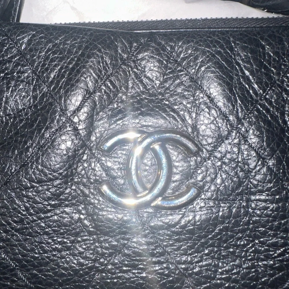 CHANEL On The Road Large Tote - Picture 15 of 15